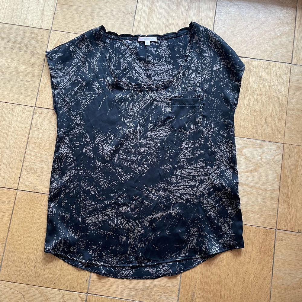 Romeo and Juliet too with scalloped neck